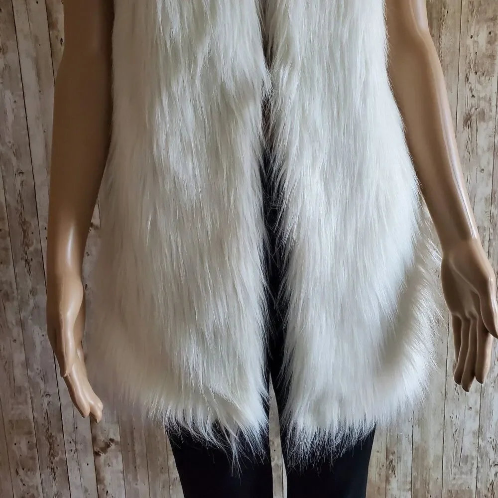 Women's faux fur vest nwot